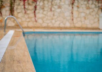 Piscinas Lara explica cómo recuperar el agua de la piscina después de las tormentas