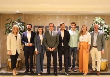 Lideremos, el primer lobi juvenil de España, presenta ante el presidente de la CEOE una propuesta para reducir la burocracia y fomentar el emprendimiento