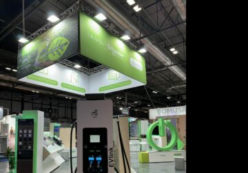 Schneider Electric lanza EVlink Pro DC 180kW, una estación de carga rápida de Vehículo Eléctrico para avanzar en la electrificación de edificios, aparcamientos y flotas