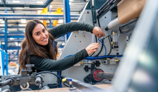 Kampe lanza modelo de aprendizaje que combate el desempleo juvenil y satisface la demanda de electricistas