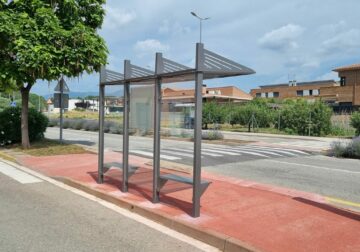 Martin Mena destaca la importancia de las marquesinas de autobús en la movilidad urbana