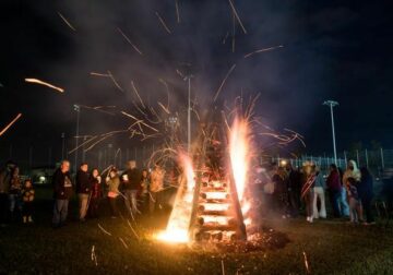 Explore Louisiana: tradiciones navideñas, hogueras y luces de ensueño