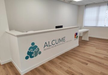 Centro Alcume potencia su programa de becas para personas que necesitan servicios terapéuticos sin recursos económicos