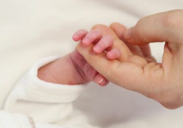 Juan Céspedes, jefe del Servicio de Ginecología y Obstetricia de Policlínica Gipuzkoa: «Las mujeres buscan un parto seguro, con un plan de parto personalizado, y valoran la privacidad y el confort durante su ingreso»