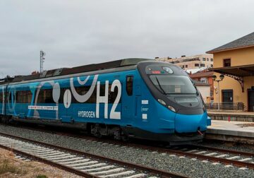 FCH2RAIL, el tren de hidrógeno que marca un futuro más sostenible para el ferrocarril con apoyo de Adif