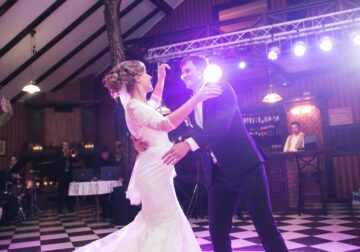 La Boda De Tus Sueños ofrece ideas para personalizar una discomóvil para bodas según estilos y preferencias
