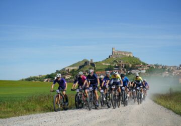 Youssef Issmaili y Beatriz Martínez conquistan Atienza en una prueba épica de MTB por la Sierra Norte