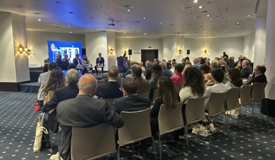 Cione reafirma su compromiso con el sector óptico portugués como patrocinador de OPÓTICA Summit 2025