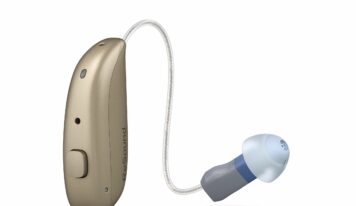 El Auricular M&RIE reduce naturalmente el ruido del viento para los usuarios de audífonos