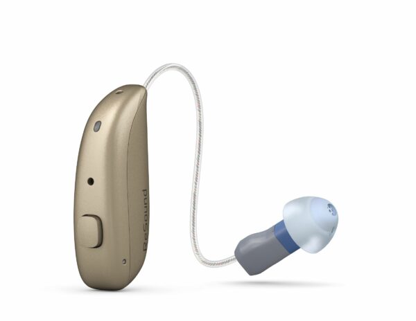 El Auricular M&RIE reduce naturalmente el ruido del viento para los usuarios de audífonos