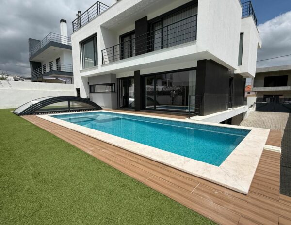 Tecnyvan, el fabricante español que revoluciona el mercado de las cubiertas para piscinas con precios directos y calidad garantizada