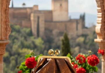 Weekend MaxMara presenta Pasticcino Bag World Tour Spanish Heritage