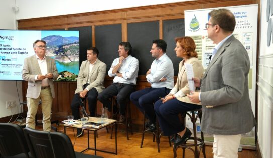 «Con solo el 14% del suelo cultivado, el regadío aporta más de la mitad de la producción agraria»