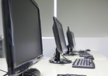 Redkom Computers amplía sus servicios de mantenimiento informático con soluciones integrales de factura electrónica para pymes y autónomos