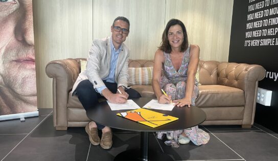 Grupo Moure y la Fundación Cruyff firman un acuerdo para promover la inclusión social a través de la movilidad sostenible