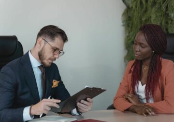 4 de cada 10 españoles se plantean hacer las maletas en busca de mejores oportunidades laborales