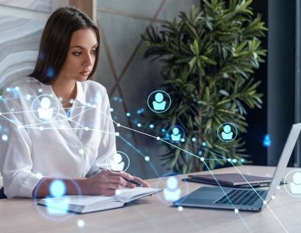 Los agentes IA crecen un 119% en la primera mitad de 2025, según el ‘Agentic Enterprise Index’ de Salesforce