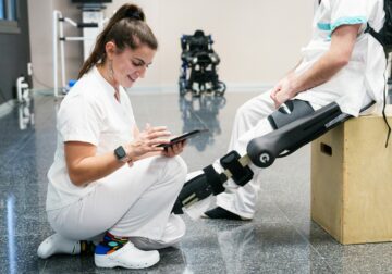 Exoesqueletos y nuevas tecnologías: avances en la rehabilitación de ictus, tumores cerebrales y lesiones medulares