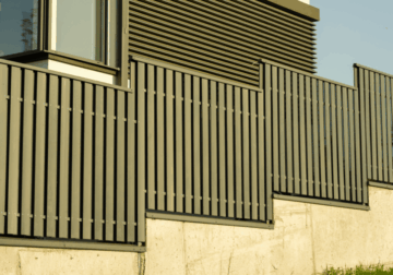 Aluvidal apuesta por la instalación de vallas de aluminio en Zaragoza como solución duradera y estética