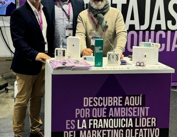 Ambiseint inspira el espíritu emprendedor en Franchise Innovation Summit 2025 con su aroma Emprendimiento