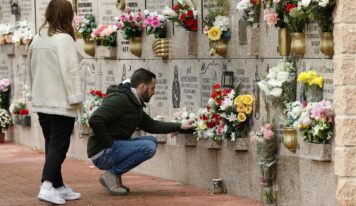 Cada año, la conmemoración del Día de Todos los Santos de Enalta atrae a más de 1.000 personas, consolidándose como un evento central para las familias
