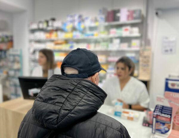 La Red de Farmacias Centinela de Euskadi ha detectado en su primer año de funcionamiento 356 casos de posibles reacciones adversas a medicamentos