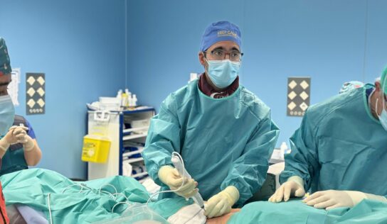 Policlínica Gipuzkoa realiza la primera intervención mínimamente invasiva del territorio contra la claudicación por la estenosis lumbar