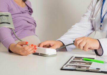 Dr. Santiago Novoa, ginecólogo de Policlínica Gipuzkoa: «El cribado del primer trimestre permite conocer el riesgo de preeclampsia antes de que aparezcan síntomas»