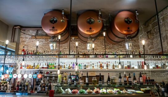 Tres generaciones y un mismo ‘caliu’: Tapas La Bona Sort en el corazón del Born de Barcelona