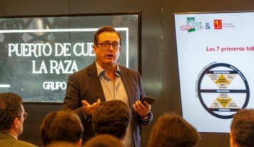 Ignacio Campoy inaugura el año del Club de Empresas Caja 87 con una ponencia sobre los hábitos del éxito empresarial