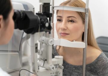«Los ojos son una auténtica ventana a la salud de distintos órganos del cuerpo. A través de la exploración ocular podemos detectar signos de ciertas enfermedades», doctora Evangelina Grillo, especialista en Oftalmología del Hospital Quirónsalud Vitoria