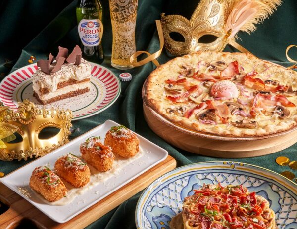 El Carnaval más veneciano se sienta a la mesa en Ginos