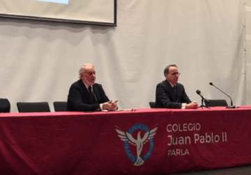 Jaime Mayor Oreja: «Todos servimos para algo» en el Colegio Juan Pablo II de Parla