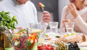 Eider Sánchez, nutricionista de Policlínica Gipuzkoa: «No es obligatorio hacer cinco comidas al día»