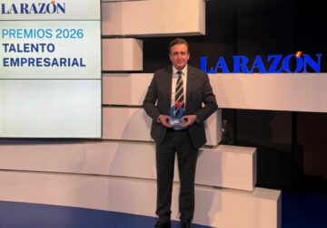 La Razón, distingue a Ignacio Campoy, CEO del Grupo Educativo Formación Universitaria, con el Premio Nacional al Talento en Metaliderazgo