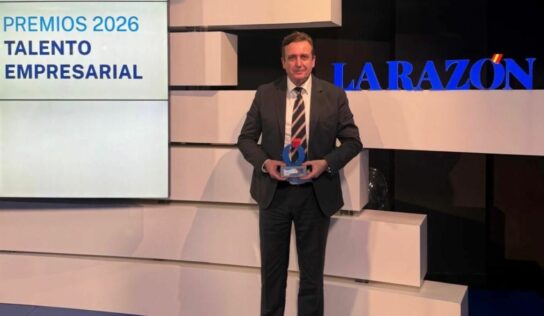 La Razón, distingue a Ignacio Campoy, CEO del Grupo Educativo Formación Universitaria, con el Premio Nacional al Talento en Metaliderazgo