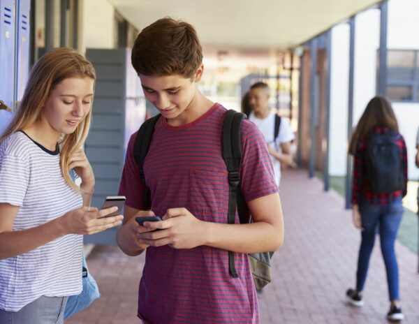 Mensajes efímeros, un riesgo persistente en el entorno digital de los menores