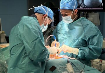 Dr. Nicolás Samprón, jefe del servicio de Neurocirugía de Policlínica Gipuzkoa: «La planificación es la parte más importante de la cirugía de columna»