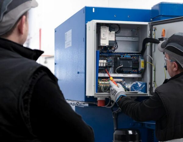 La obligación legal en España de las revisiones periódicas de seguridad de las compactadoras de cartón