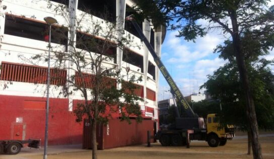 Grúas Torre del Oro lidera el sector de la elevación con soluciones especializadas para grandes montajes