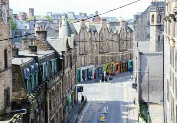 Semana Santa 2026: los destinos más buscados y dónde pueden ahorrar más los españoles según KAYAK