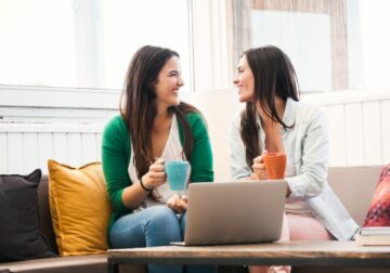 Las mujeres españolas ponen en riesgo su seguridad financiera para priorizar el cuidado de su familia