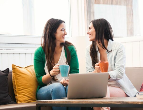 Las mujeres españolas ponen en riesgo su seguridad financiera para priorizar el cuidado de su familia