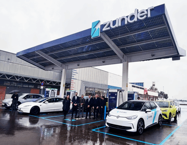Zunder inaugura su estación de carga en Sedaví (Valencia) tras reconstruir los daños causados por la DANA