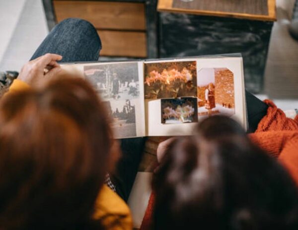 Los álbumes personalizables: el regalo más emotivo para este Día de la Madre, según 123tinta.es