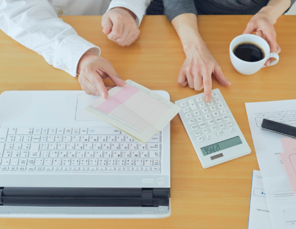 GLOBALFINANZ a través de Piensin alerta de los errores legales y financieros en parejas en España