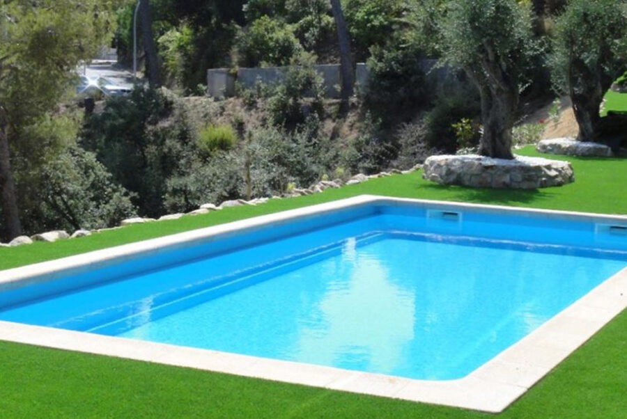 Todo lo que necesitas saber antes de instalar una piscina de fibra