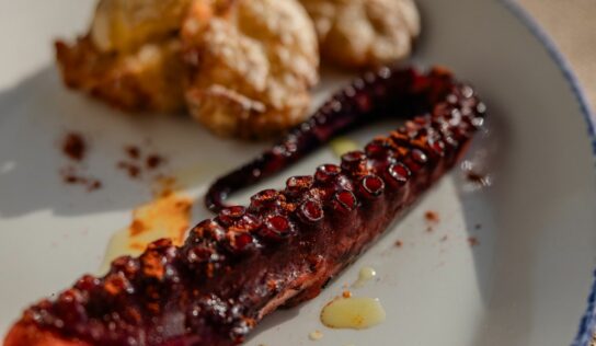 Kala Beach consolida su propuesta de alta cocina mediterránea frente al mar en Playa del Cura