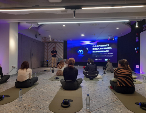 Breathwork Madrid impulsa una nueva tendencia en empresas: sesiones de respiración consciente para mejorar la cohesión y el bienestar de los equipos
