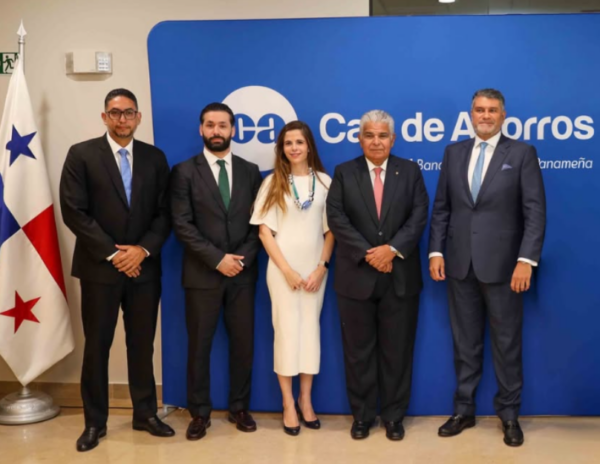 Andrés Farrugia presenta programa financiero de Caja de Ahorros y BBVA para obras en Panamá